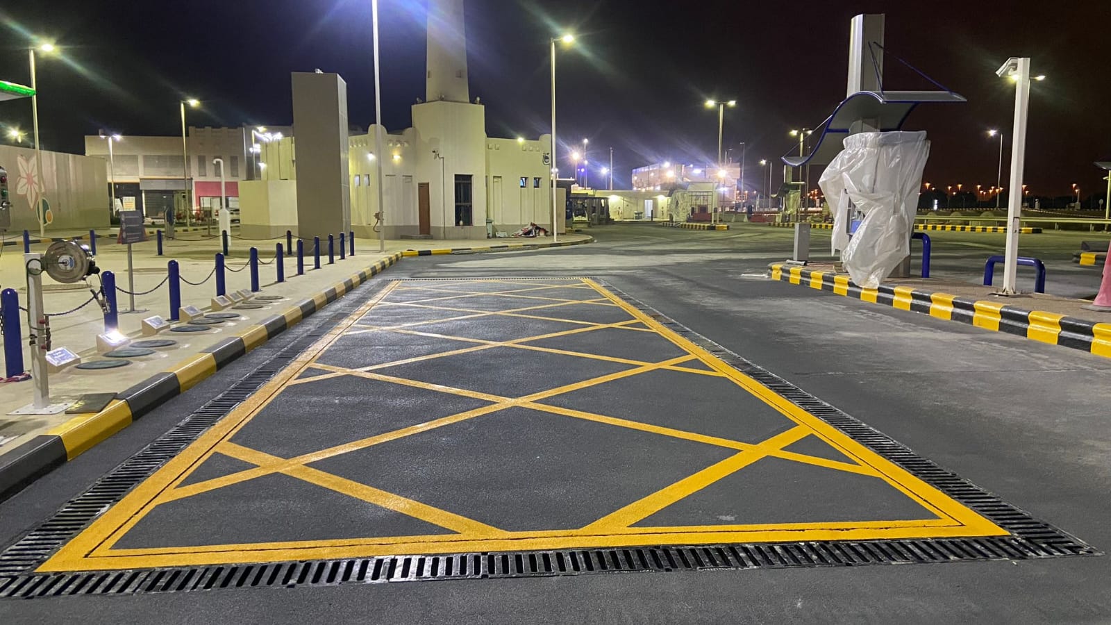 Road marking services in Qatar - Thermoplastic highway painting Soft One